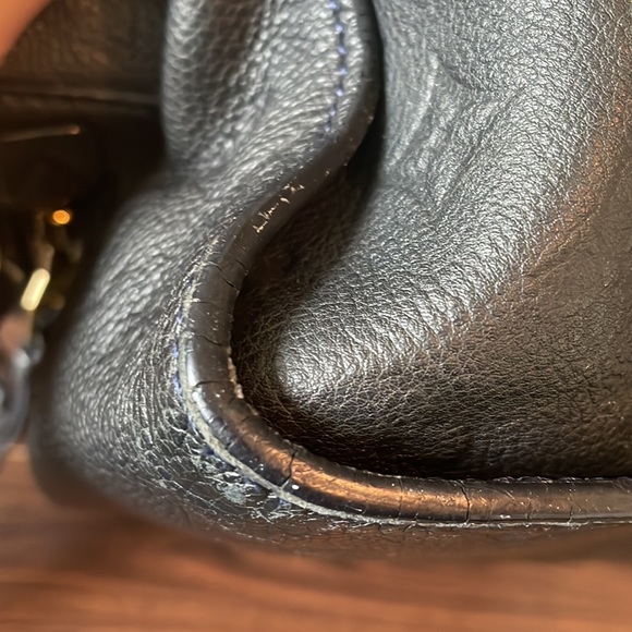 Authentic Monochrome Louis Vuitton shoulder bag - Picture 14 of 16